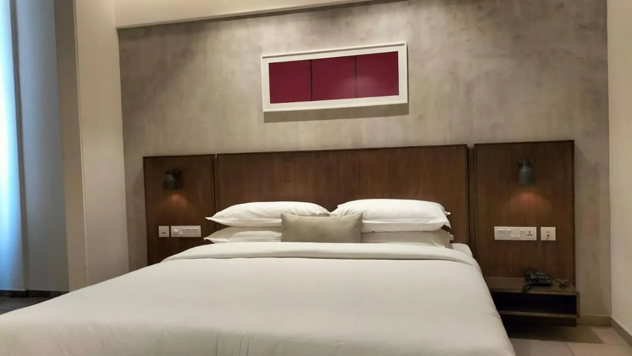 Hotel Sopanam Heritage Guruvayur